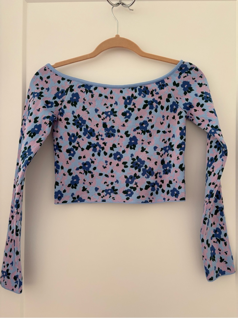 Zara Lavender Off-Shoulder Cropped Top with Blue Floral Print